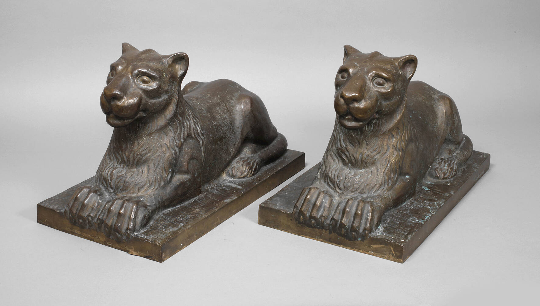 Konrad Taucher, Paar liegende Löwen