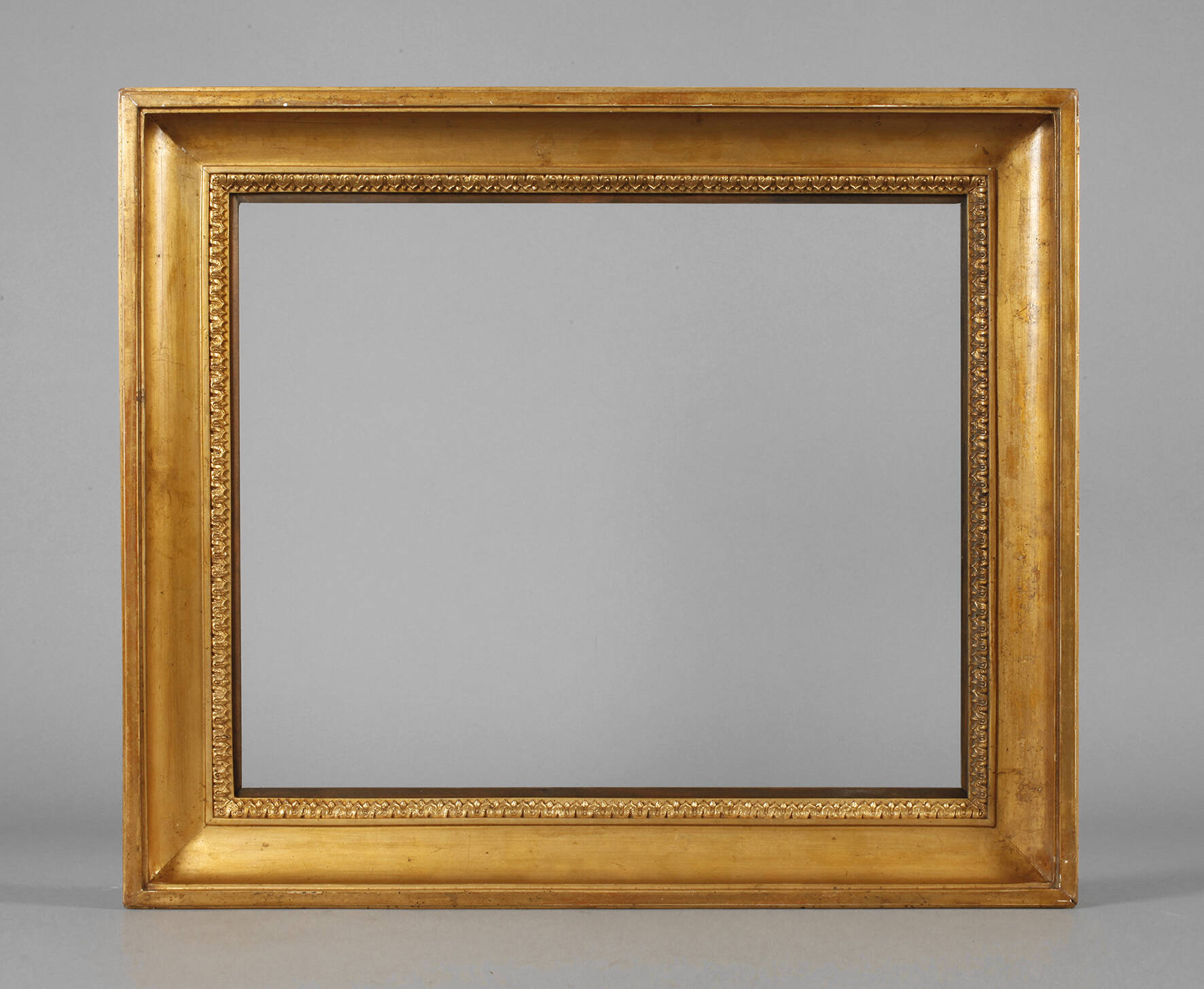 Klassizistische Goldstuckleiste