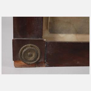 Klassizistischer Rahmen mit Rosetten