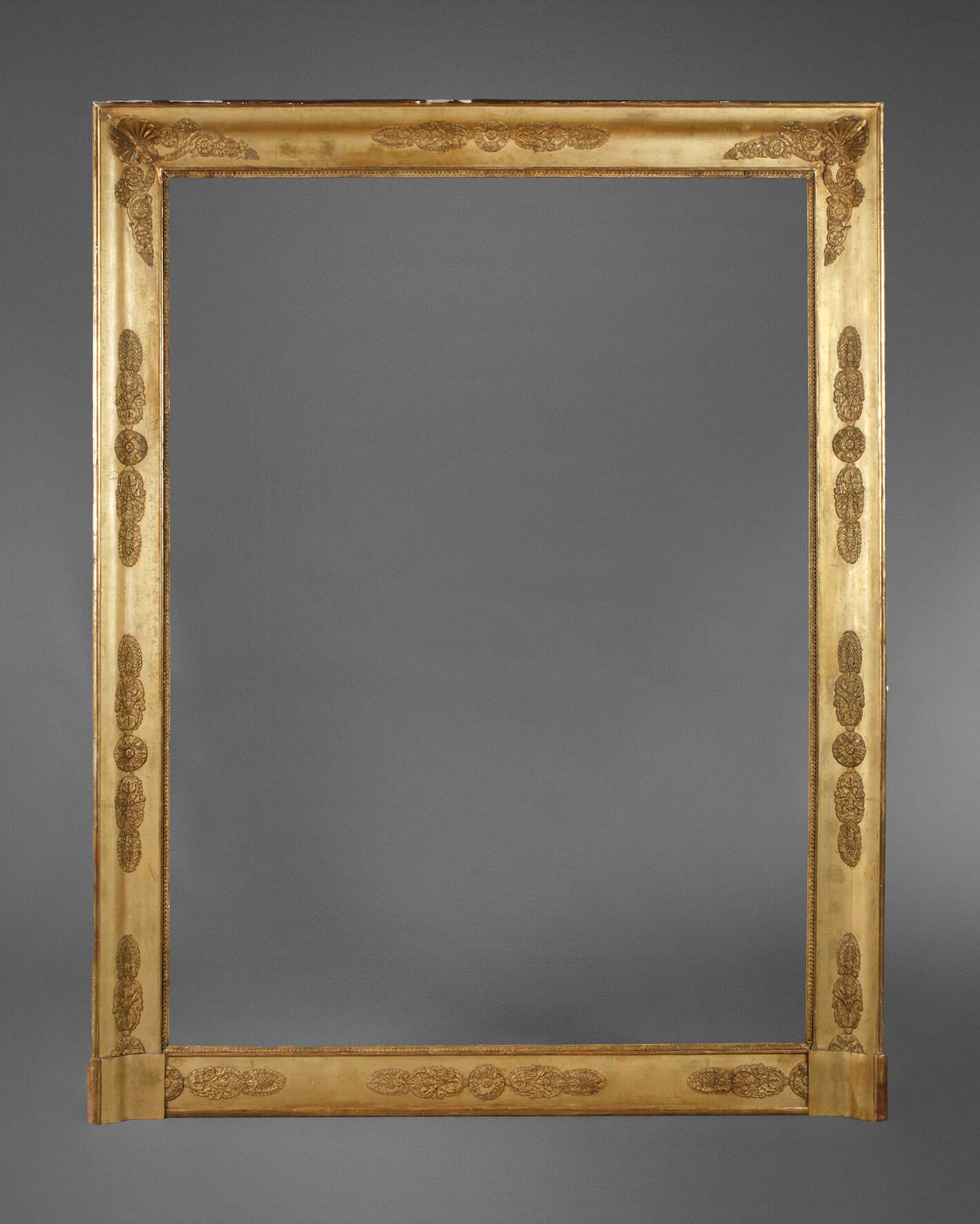 Großer Portalrahmen Empire