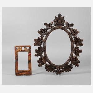 Zwei geschnitzte Rahmen