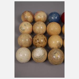 Zwanzig Billardkugeln