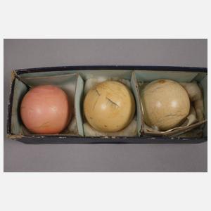 Zwölf Billardkugeln