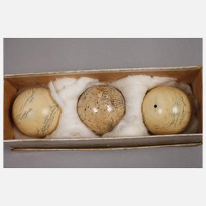 Zwölf Billardkugeln