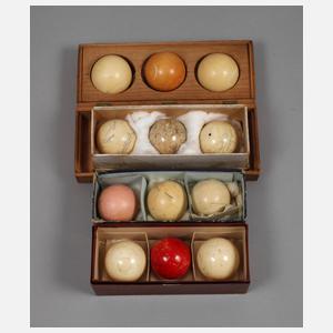 Zwölf Billardkugeln