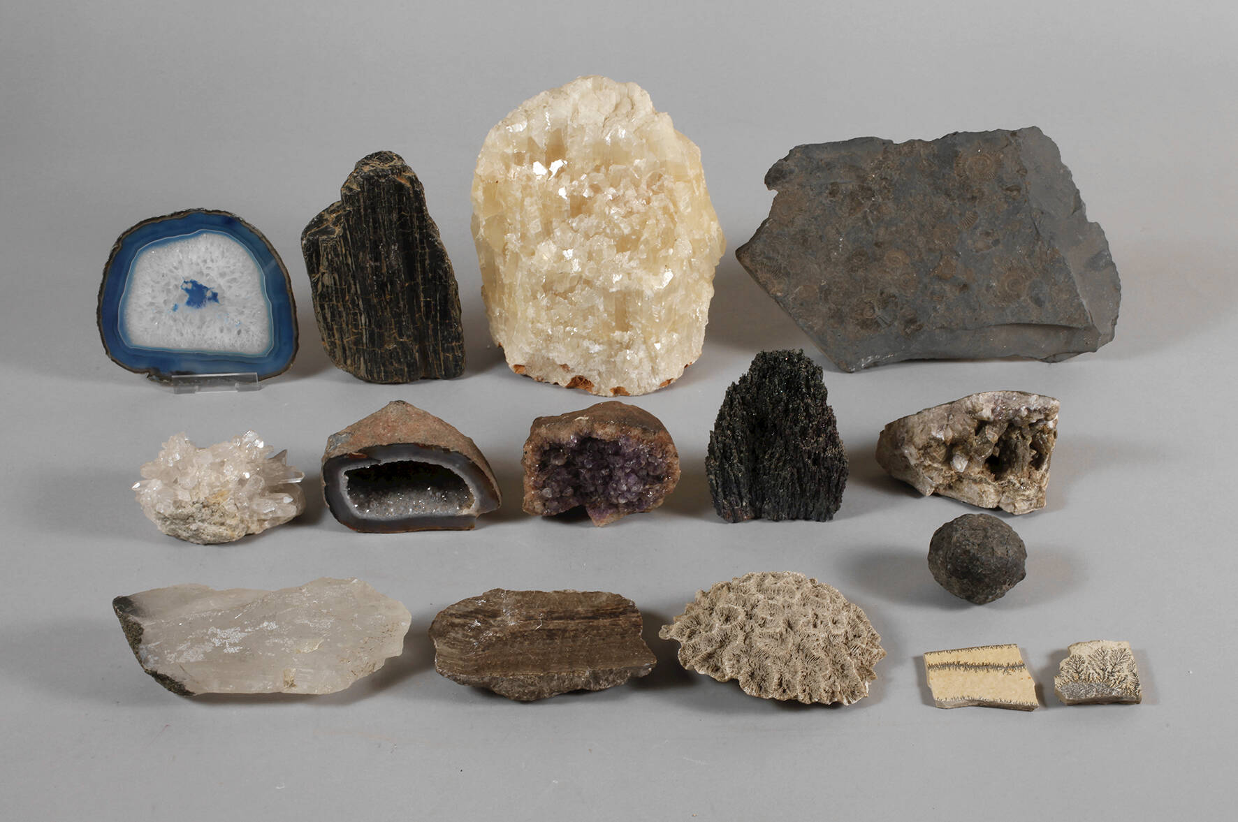 Gesteins- und Mineraliensammlung