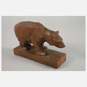 Drei figürliche Schnitzereien