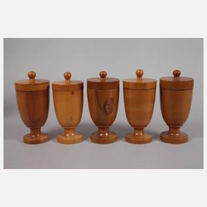 Neun Apothekengefäße