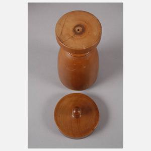 Neun Apothekengefäße