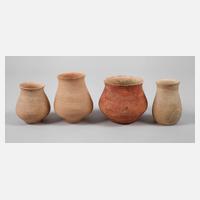 Vier Apothekergefäße111