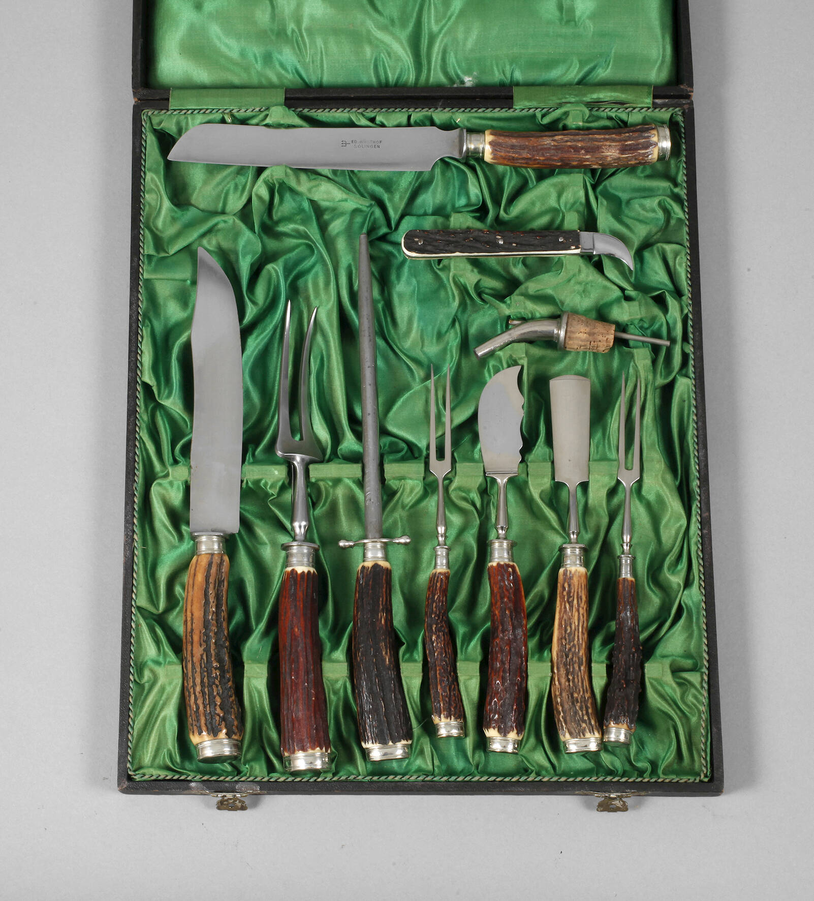 Jagdliches Vorlegebesteck im Etui