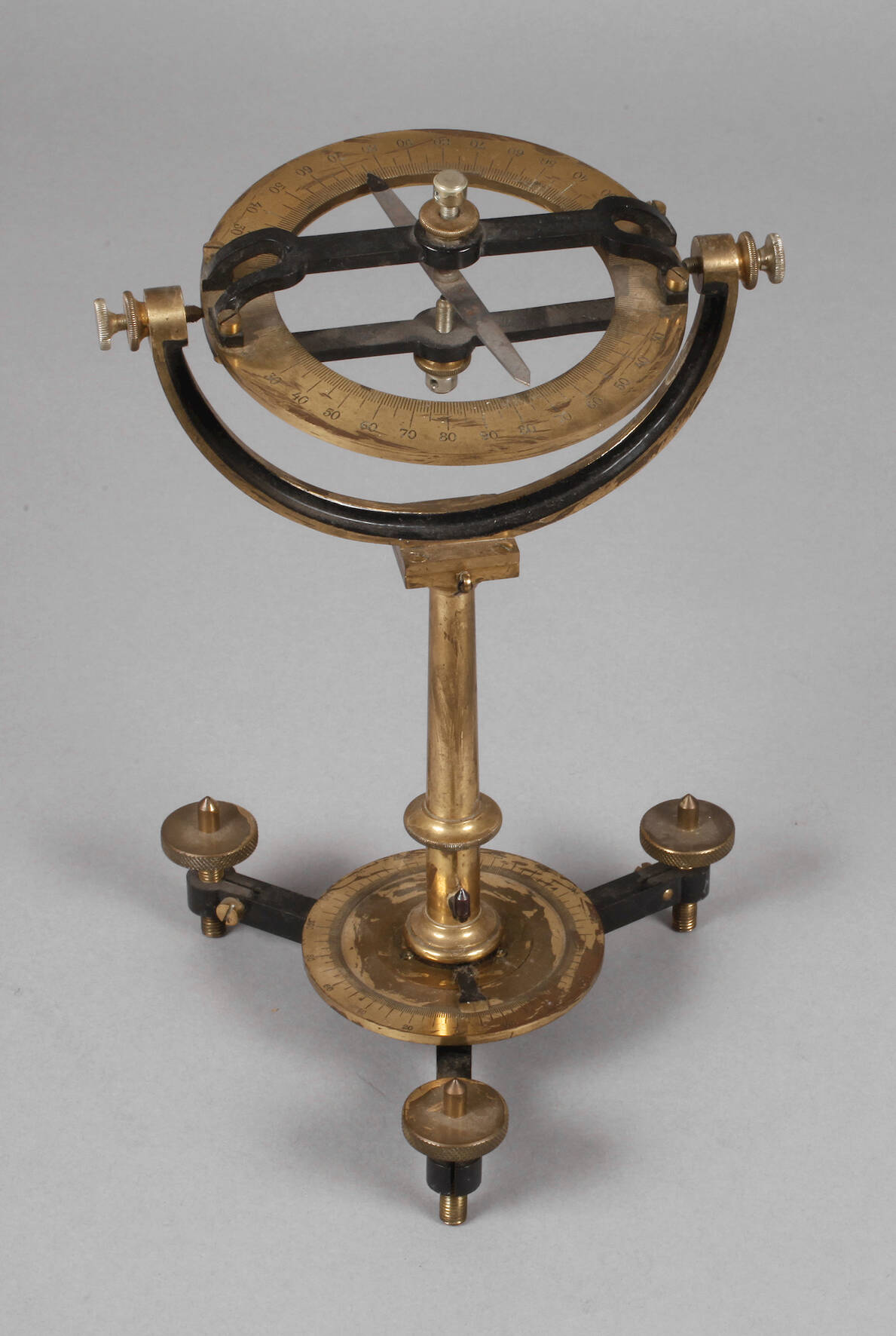 Kompass in kardanischer Aufhängung