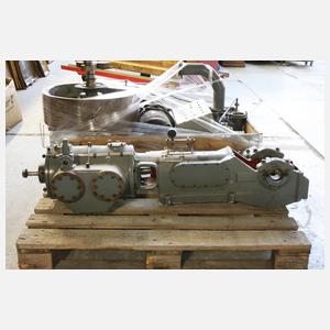 Großes Schnittmodell von einem Kolbenverdichter