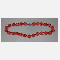 Kette aus geschnitzten Lackkugeln111