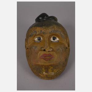 Zwei Schnitzarbeiten