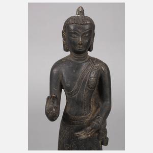 Stehender Buddha