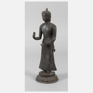 Stehender Buddha