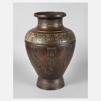 Große Bronzevase111