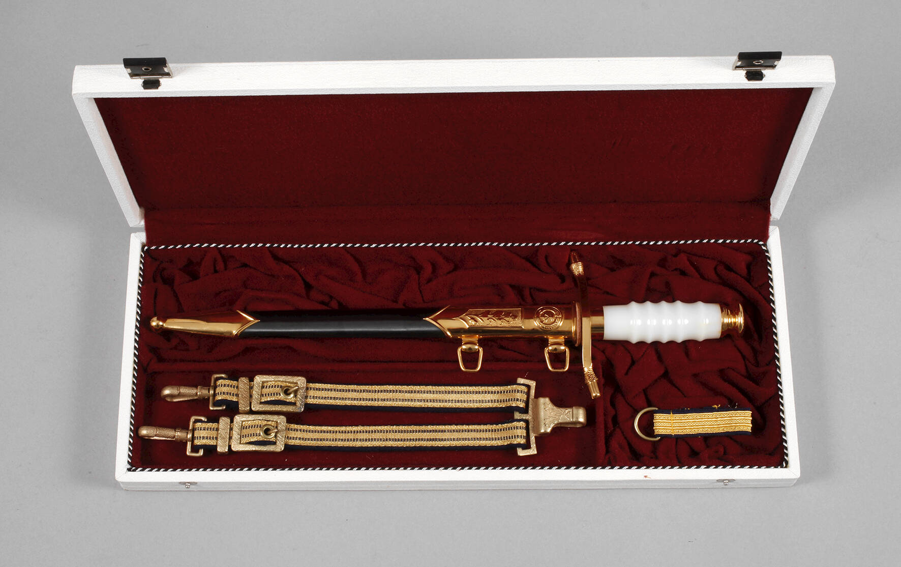 NVA Geschenkehrendolch für Admirale