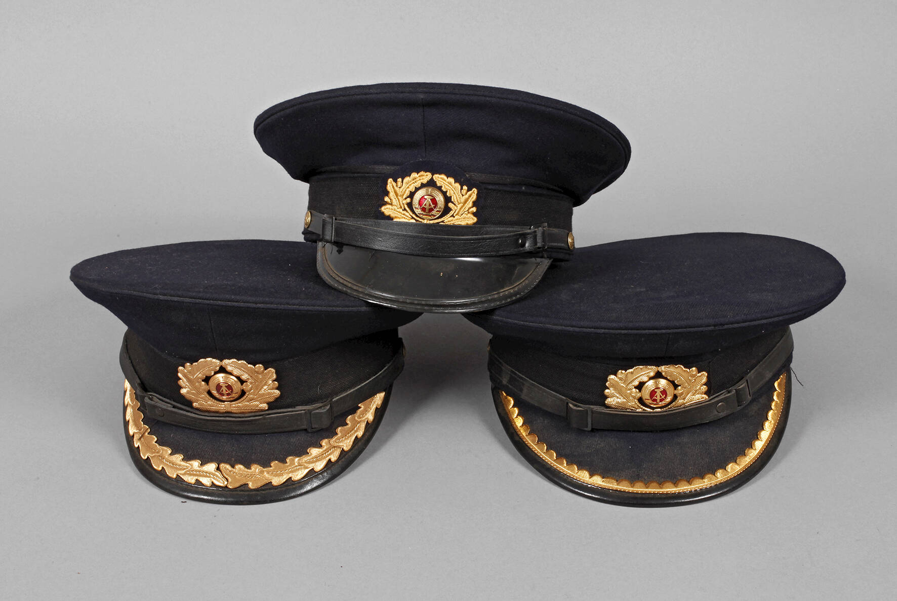 Drei Mützen Marine NVA