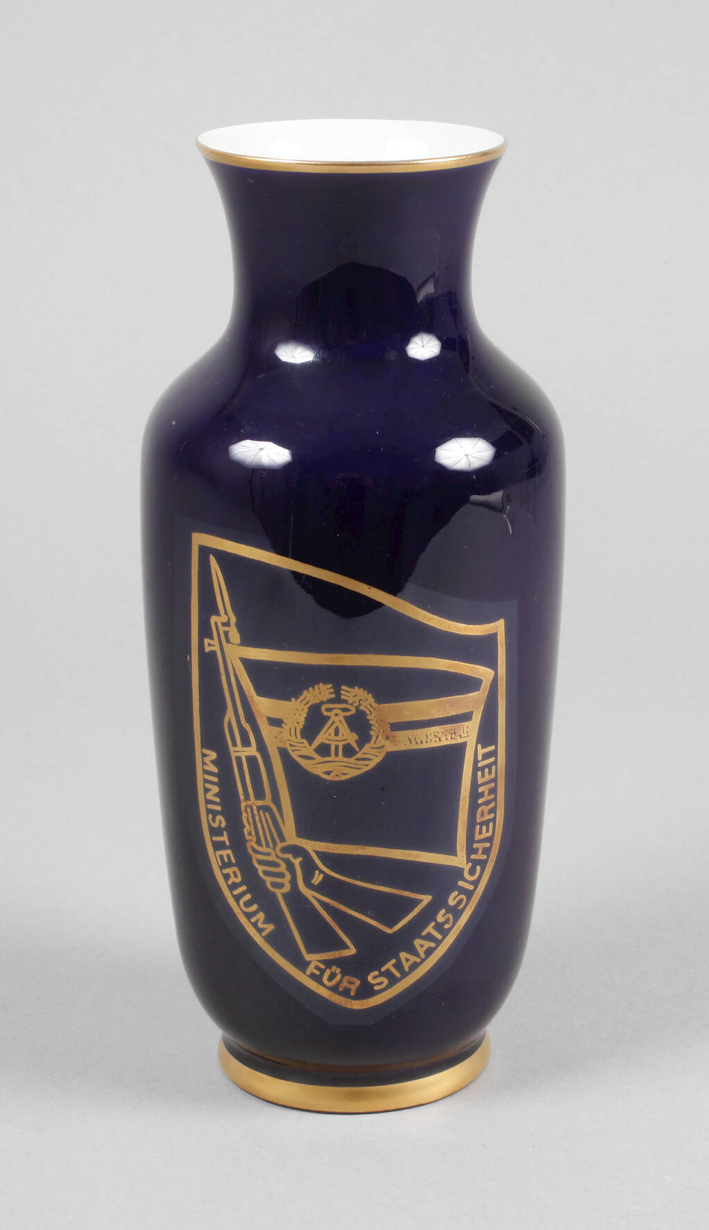 Porzellanvase Ehrengeschenk Staatssicherheitsdienst