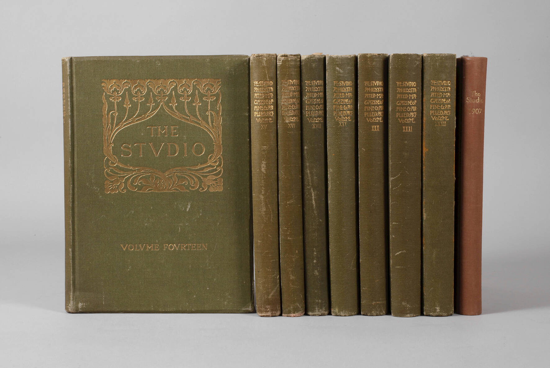 Neun Bände The Studio