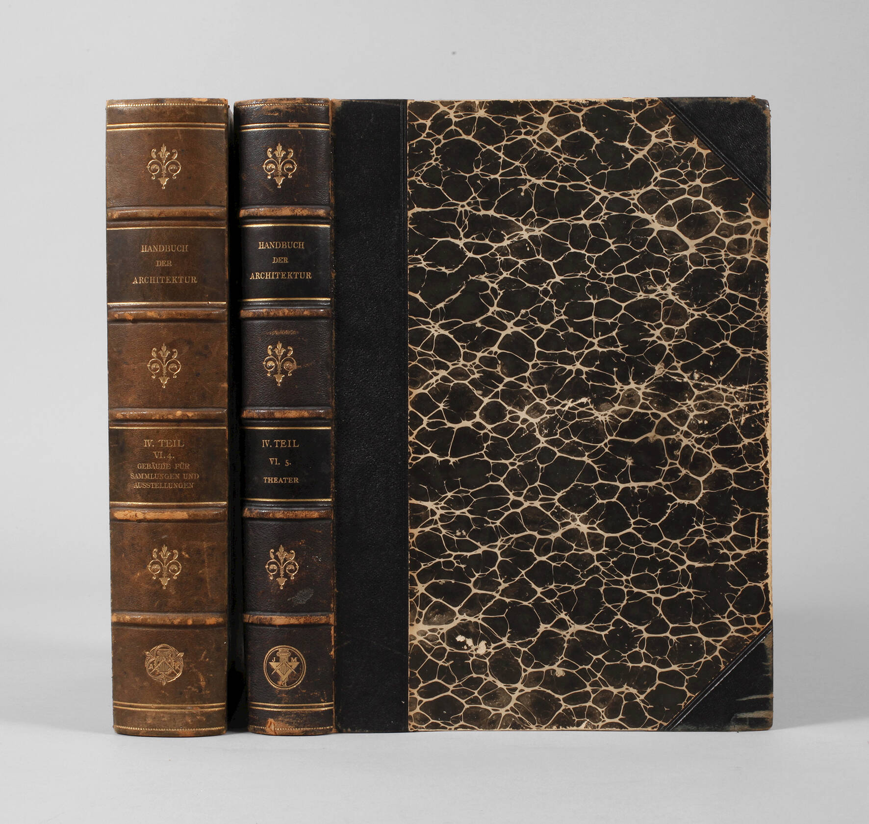 Zwei Bände Handbuch der Architektur