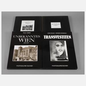 Vier Fotobände