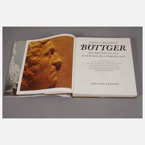 Buch und Plakette Böttger