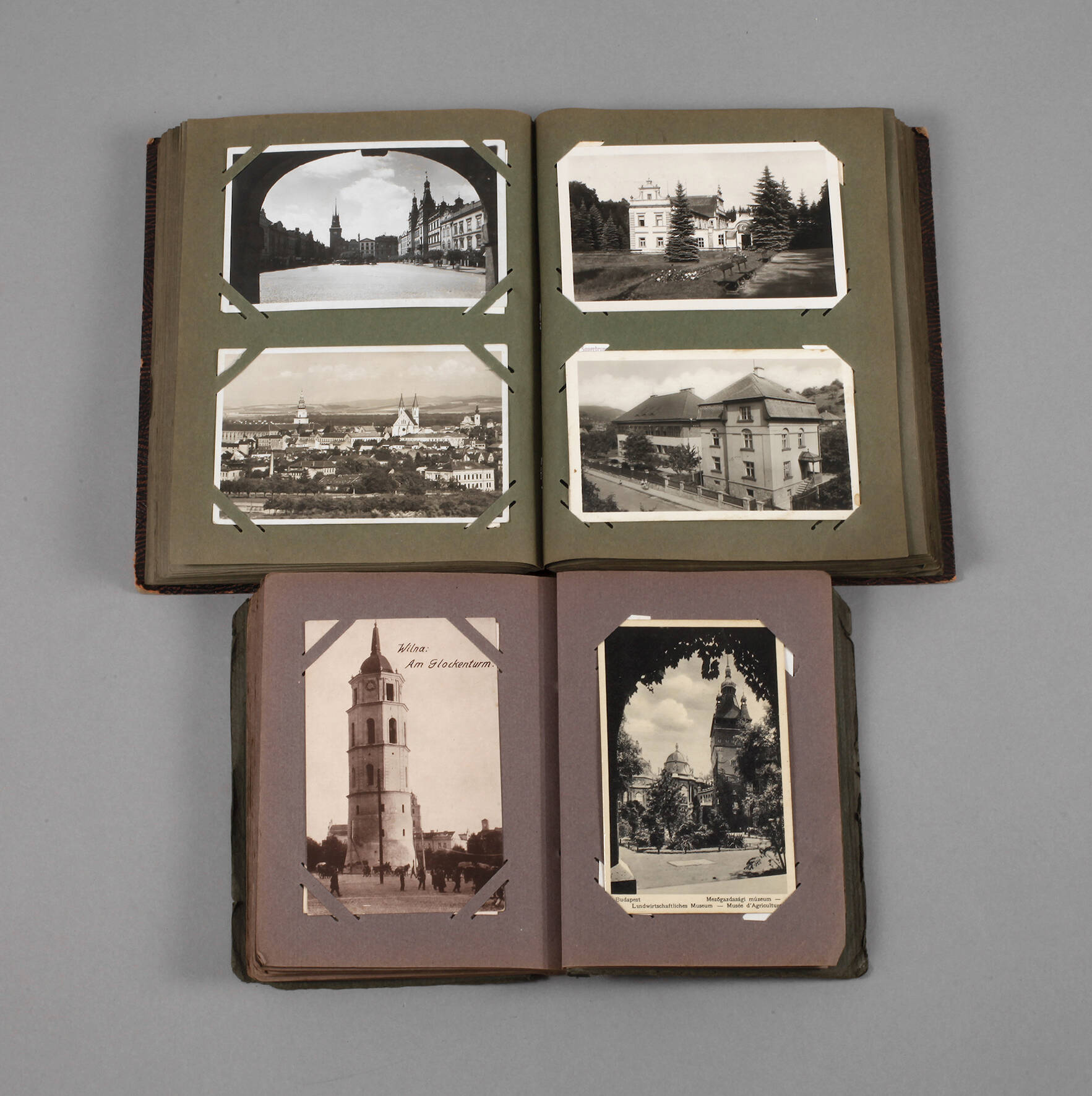 Zwei Ansichtskartenalben Osteuropa