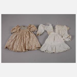 Französische Porzellankopfpuppe mit Brustblatt