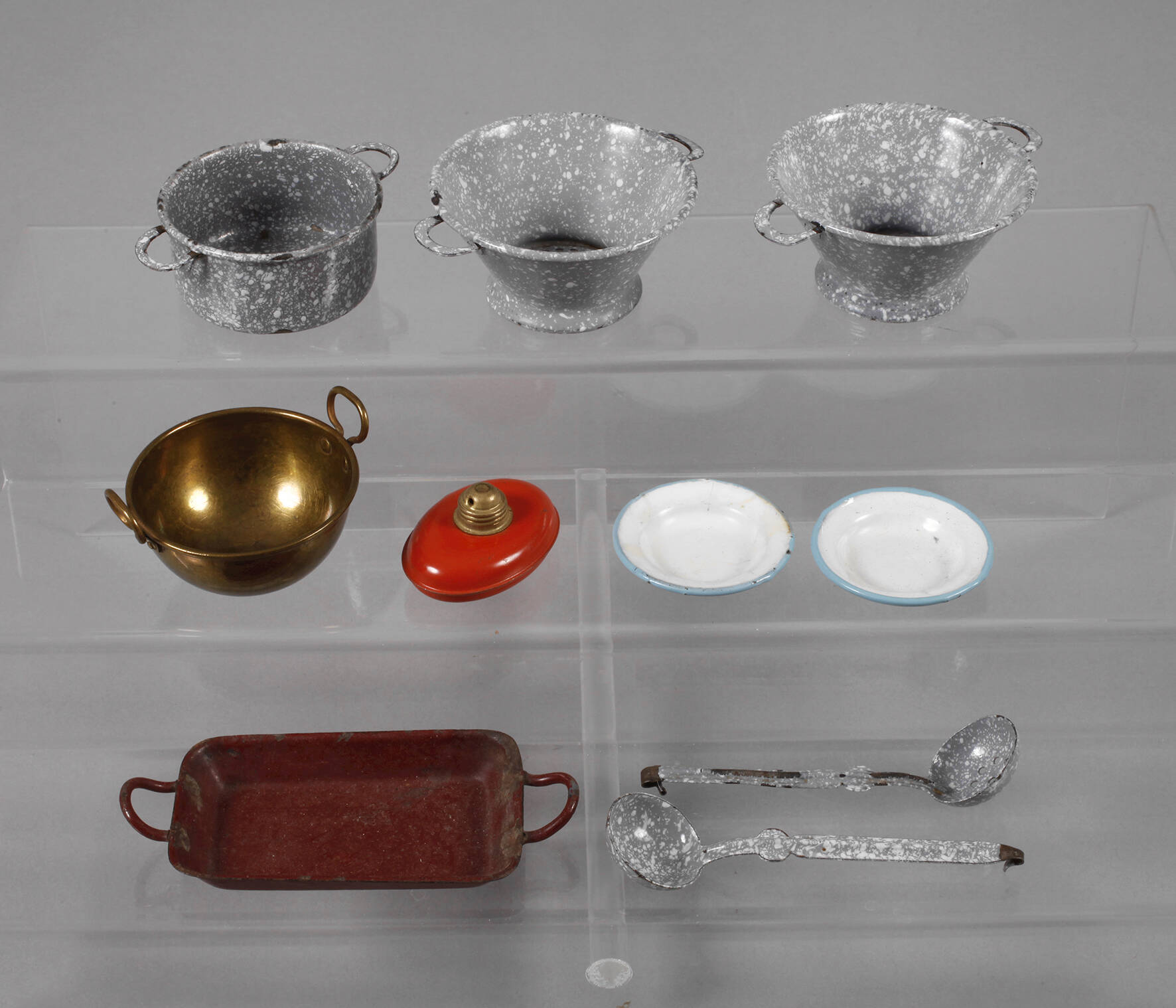 Konvolut Emaillegeschirr für die Puppenküchen