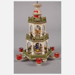 Kleine Weihnachtspyramide mit Besatz