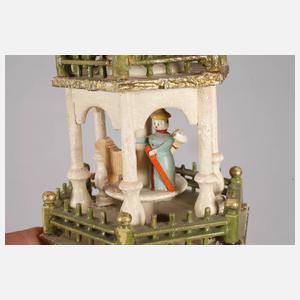 Kleine Weihnachtspyramide mit Besatz