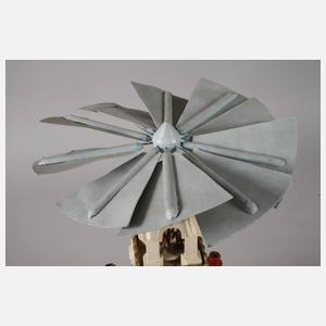 Weihnachtspyramide mit Besatz