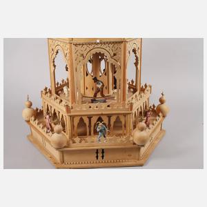 Große Weihnachtspyramide mit Besatz