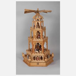 Große Weihnachtspyramide mit Besatz