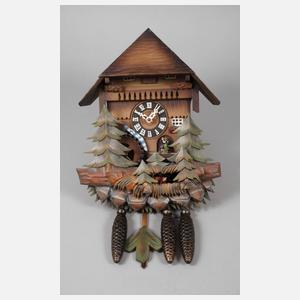 Kuckucksuhr mit Automat und Spielwerk