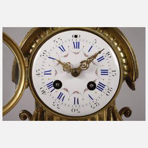 Klassizistische Kaminuhr