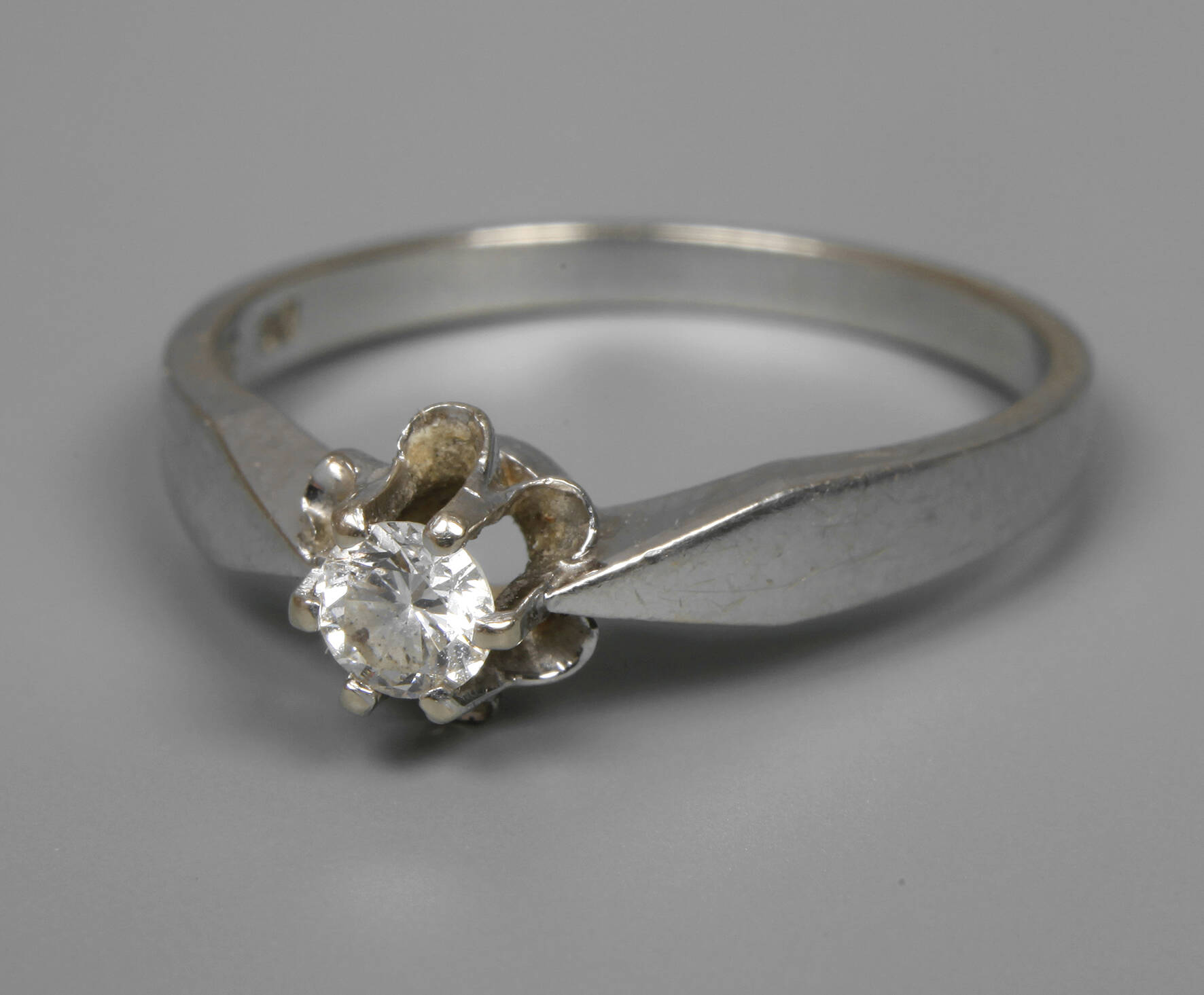 Solitärring mit einem Brillanten