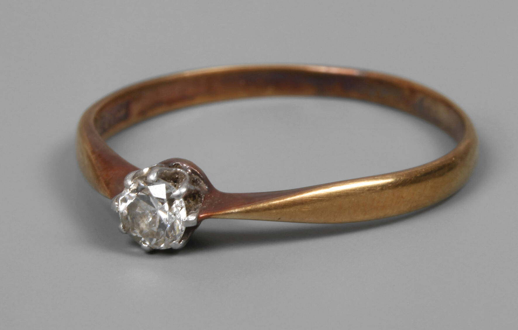 Solitärring mit Brillant