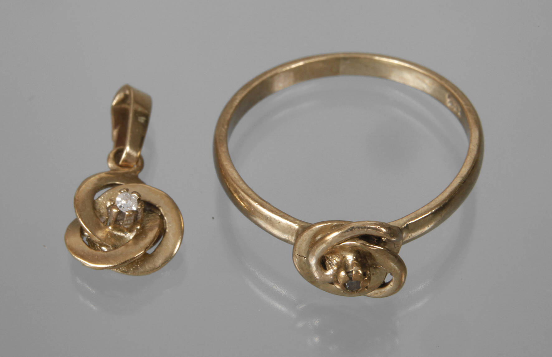 Schmuckset mit Diamanten