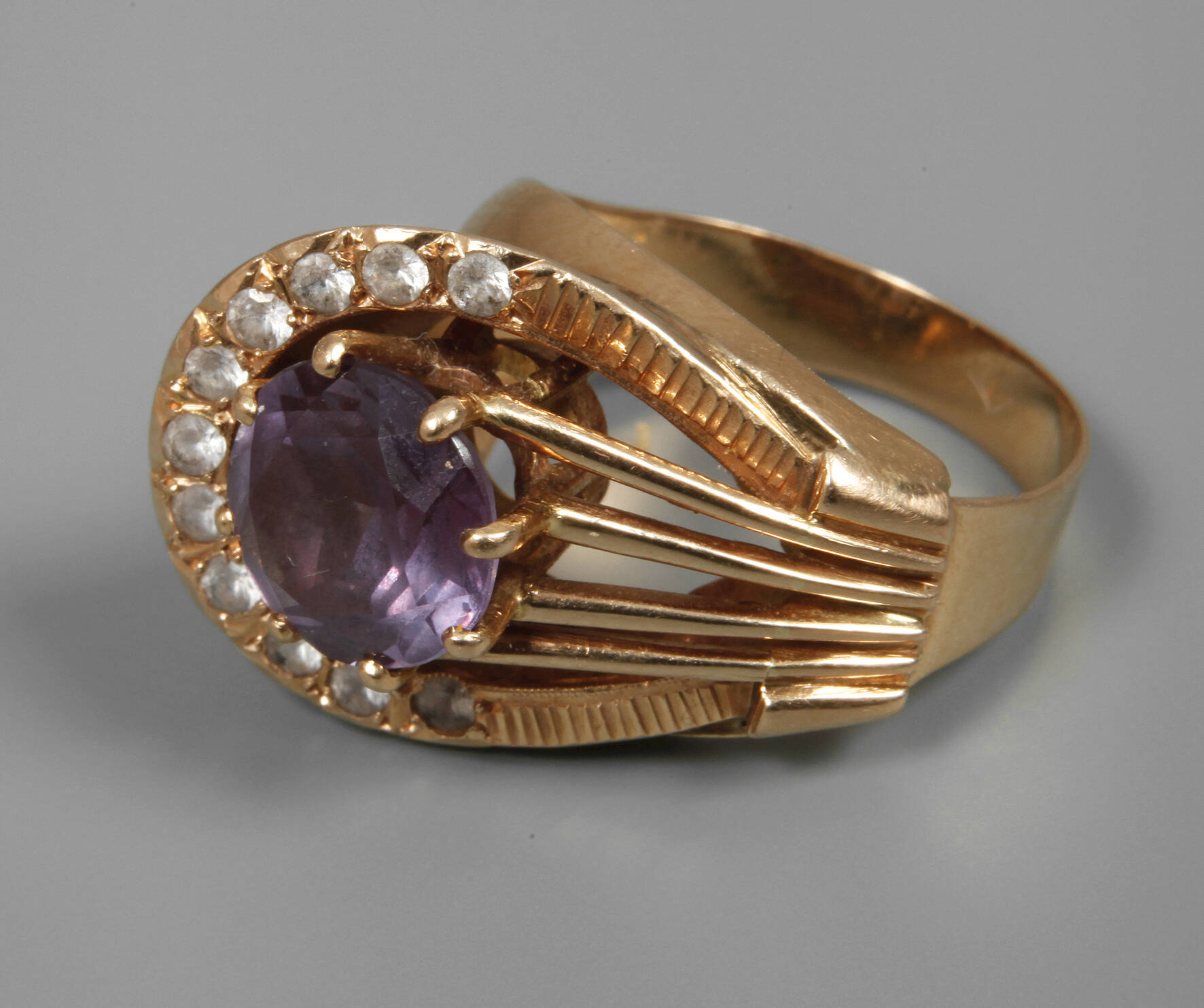 Damenring mit Amethyst und Brillanten