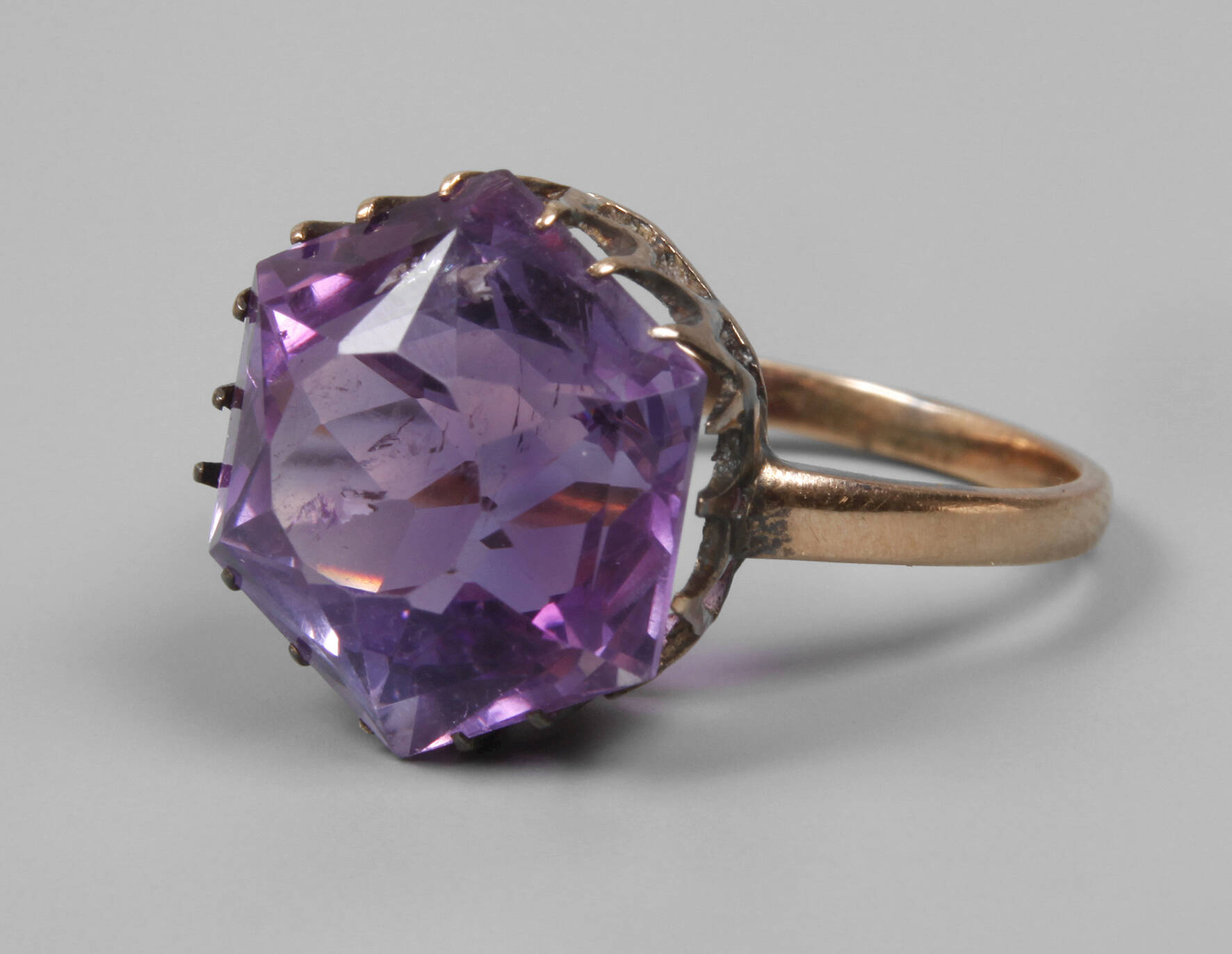 Damenring mit Amethyst