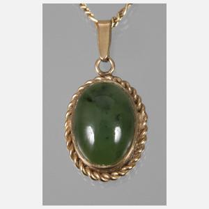 Anhänger mit Jade