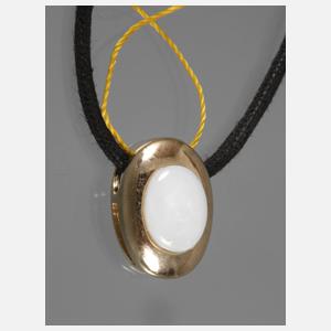 Anhänger mit Milchopal