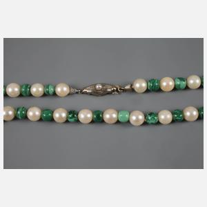 Kette mit Malachit und Perlen
