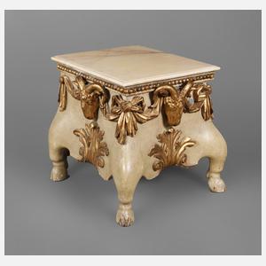 Spätbarockes Postament