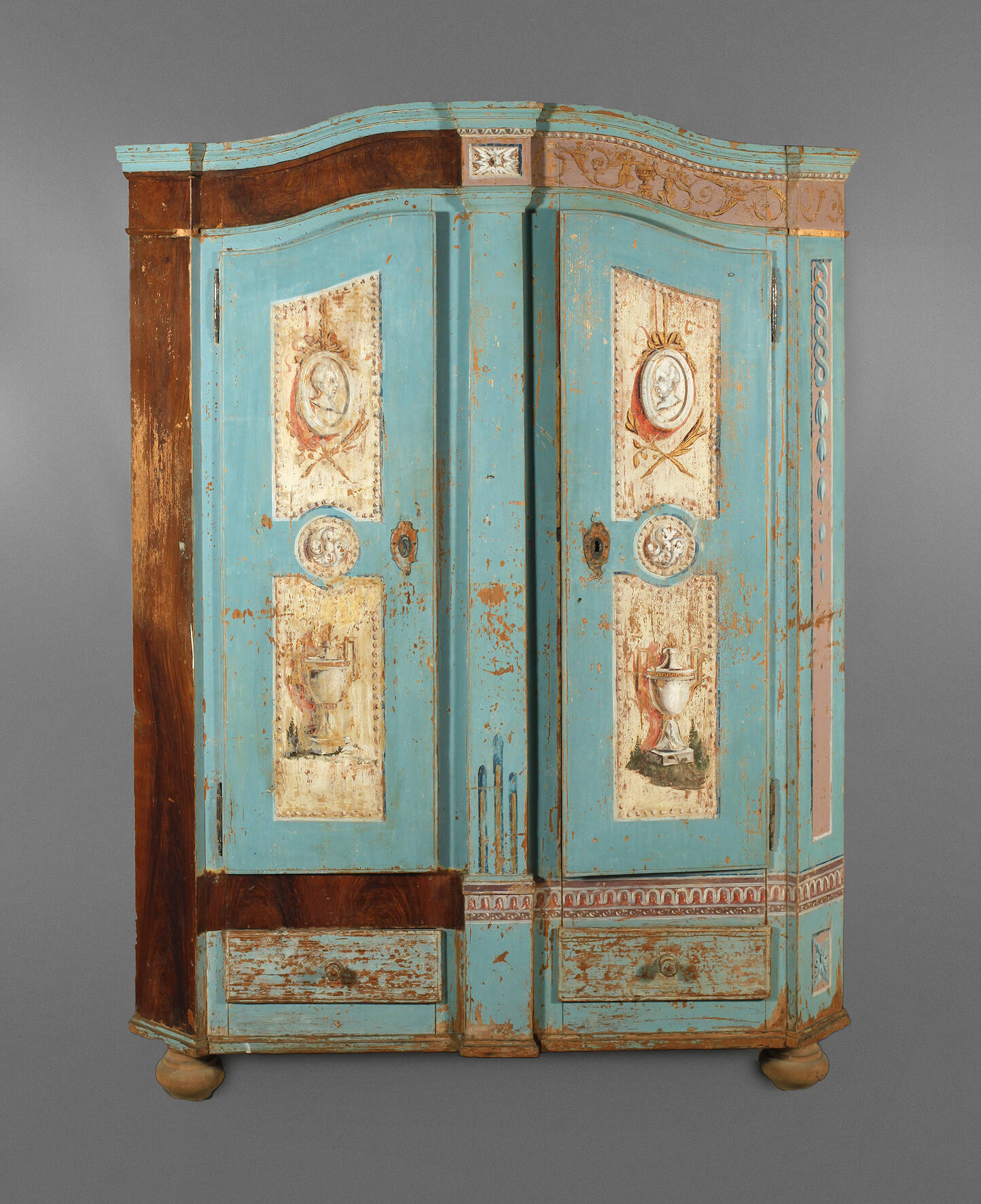 Klassizistischer Bauernschrank