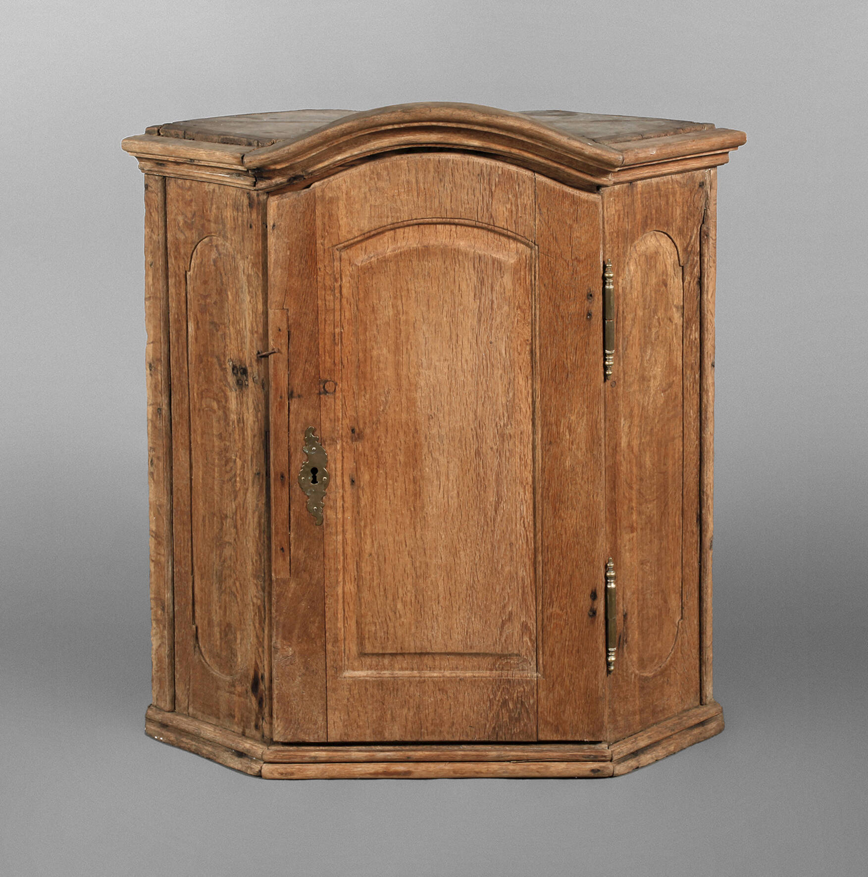 Kleiner Eckschrank Barock